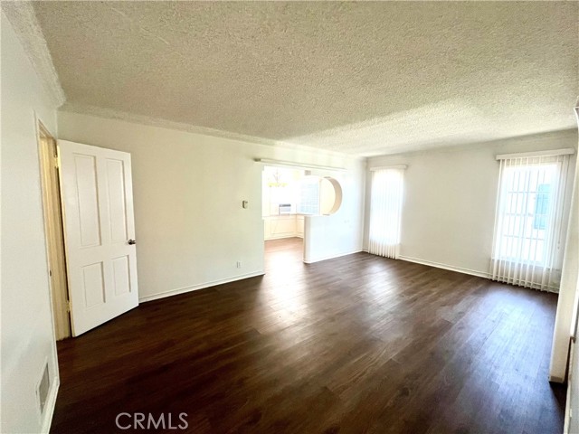 271 S Spalding Drive, Beverly Hills CA: https://media.crmls.org/medias/890249b7-c5b9-4de0-bb91-b71b2713f6e2.jpg