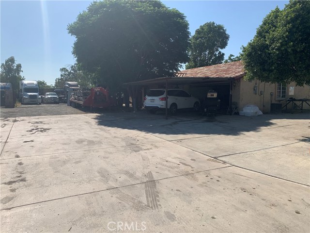 9922 Carob Avenue Fontana, California