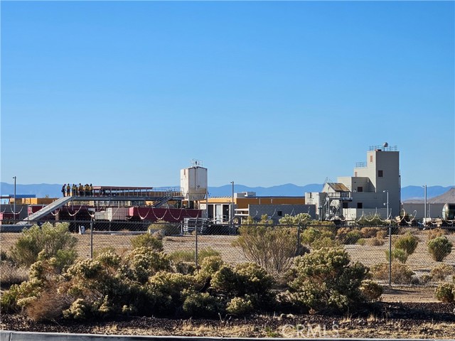 Detail Gallery Image 11 of 13 For 2 Navajo Rd, Apple Valley,  CA 92307 - – Beds | – Baths