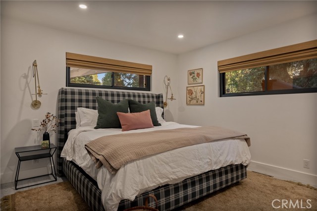 Detail Gallery Image 16 of 30 For 252 Crest Cir, Lake Arrowhead,  CA 92352 - 3 Beds | 2 Baths