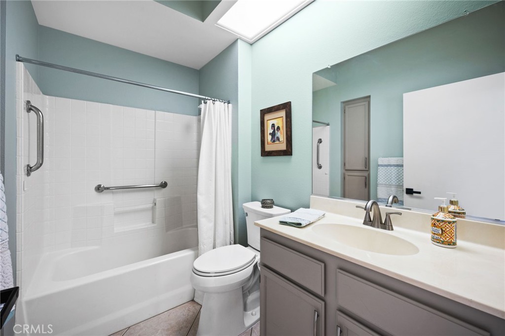 MLS #OC25250704 image #27