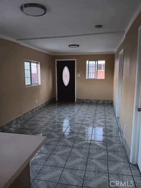 Detail Gallery Image 4 of 9 For 1023 E 22nd St, Los Angeles,  CA 90011 - 2 Beds | 1 Baths