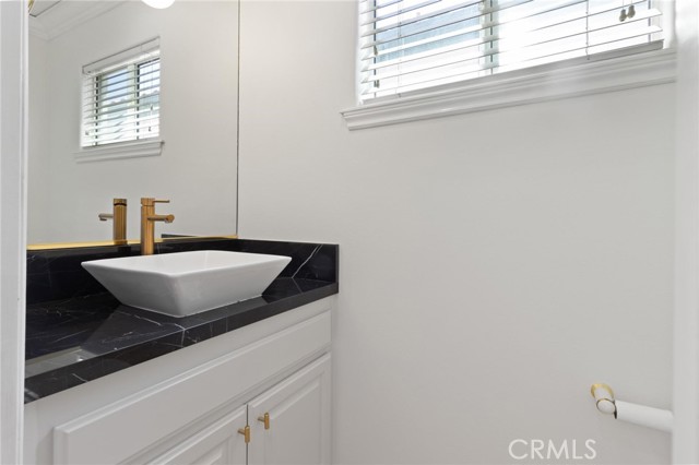 Detail Gallery Image 19 of 31 For 1225 Stanford Ave, Redondo Beach,  CA 90278 - 3 Beds | 2/1 Baths