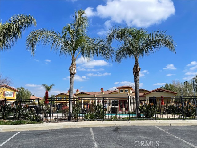 Detail Gallery Image 4 of 22 For 1510 Orange Ave #504,  Redlands,  CA 92373 - 2 Beds | 2/1 Baths
