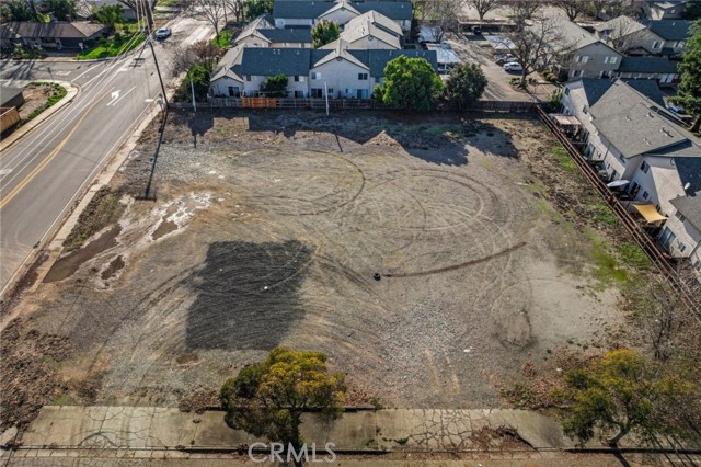 Detail Gallery Image 5 of 15 For 996 E 1st, Chico,  CA 95926 - – Beds | – Baths