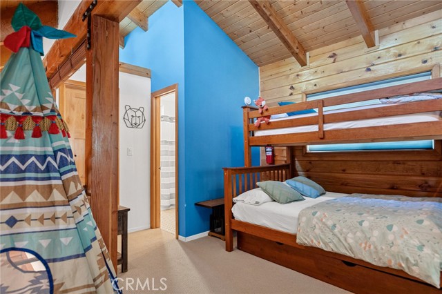 33003 Juniper Lane, Green Valley Lake CA: https://media.crmls.org/medias/890701bd-f82e-4f5c-adf6-ff8a6920dbfb.jpg
