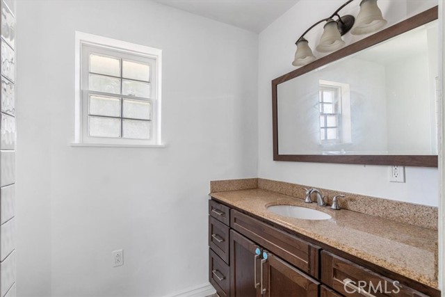 18713 Vanowen Street, Reseda CA: https://media.crmls.org/medias/890819f3-ca21-41b5-bc92-2ee90db85cd9.jpg
