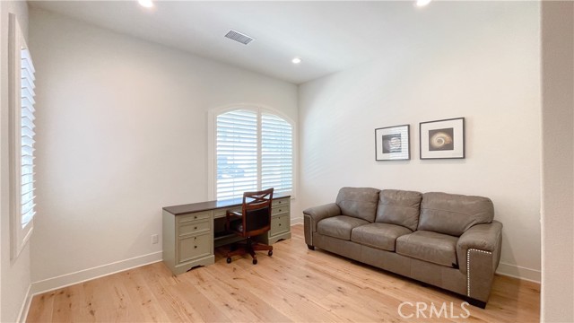 94 Interstellar, Irvine CA: https://media.crmls.org/medias/89095c83-1217-49bb-a1c0-2371703b926f.jpg