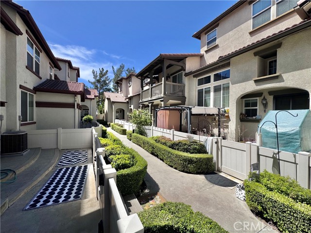 Detail Gallery Image 2 of 23 For 33700 Willow Haven, Murrieta,  CA 92563 - 3 Beds | 2/1 Baths