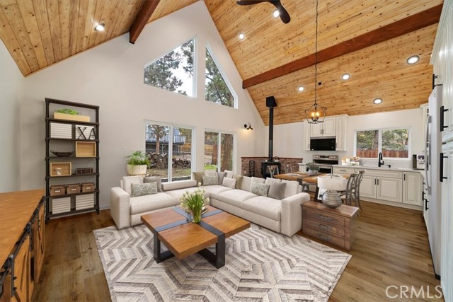 Detail Gallery Image 9 of 35 For 630 Victoria Ln, Sugarloaf,  CA 92386 - 3 Beds | 2 Baths