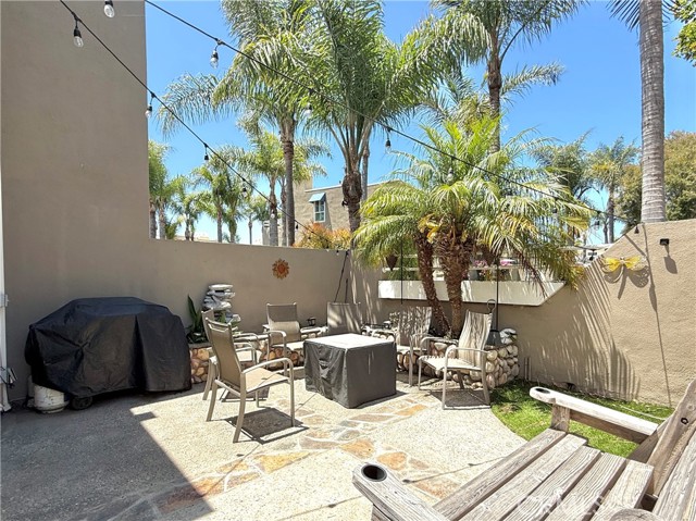 Detail Gallery Image 18 of 28 For 16065 Surprise Ln, Huntington Beach,  CA 92649 - 3 Beds | 3 Baths