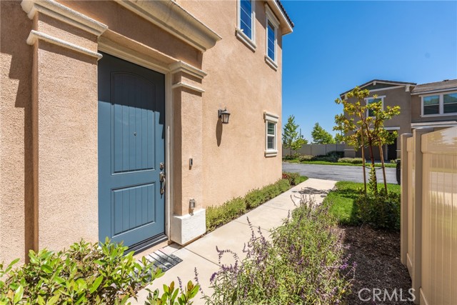 Detail Gallery Image 4 of 41 For 17100 Gray Pine Pl, San Bernardino,  CA 92407 - 3 Beds | 2/1 Baths