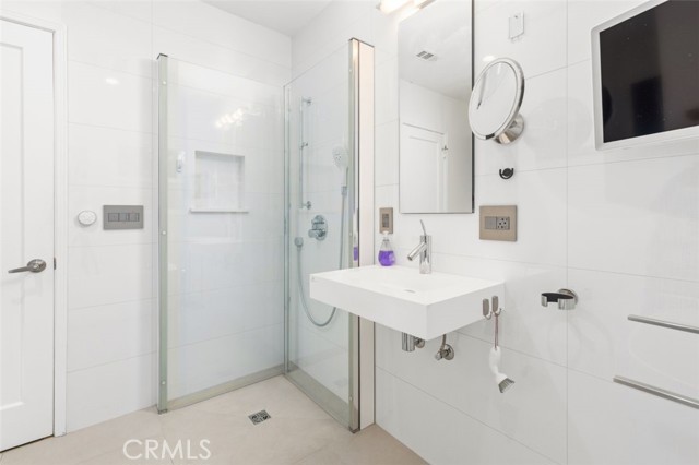 Detail Gallery Image 24 of 37 For 738 Stonehurst Dr, Altadena,  CA 91001 - 2 Beds | 1 Baths