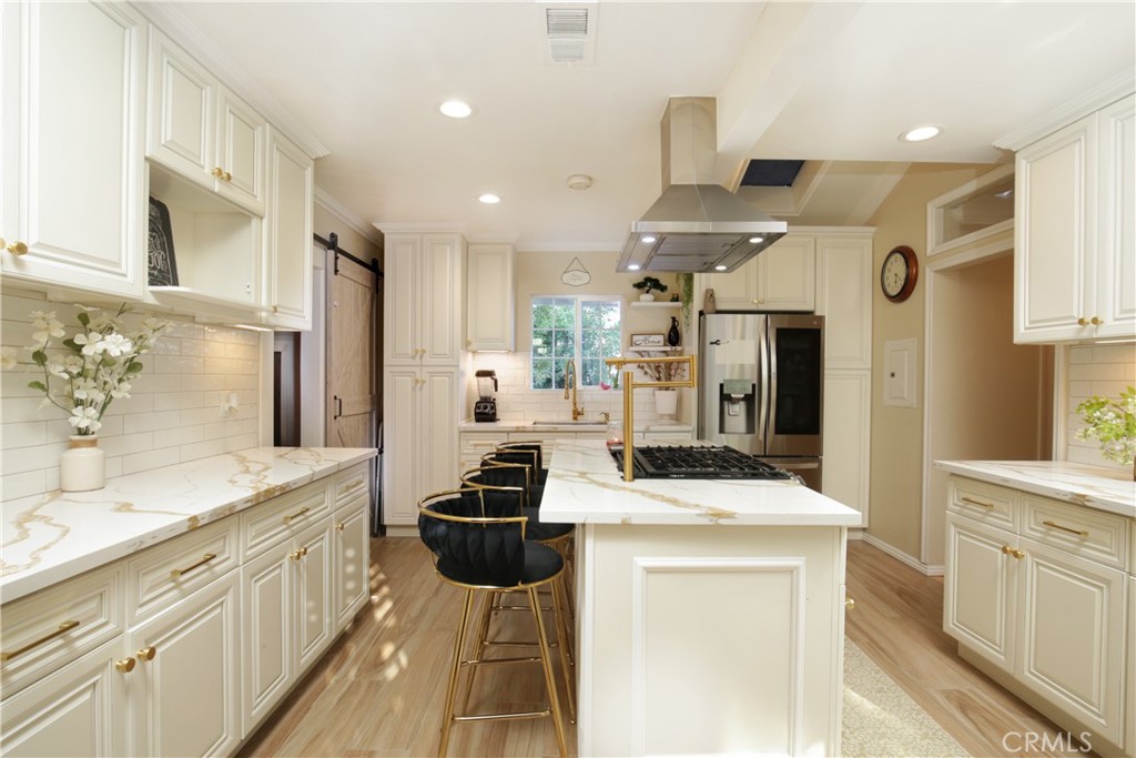 MLS #DW23143283 image #6