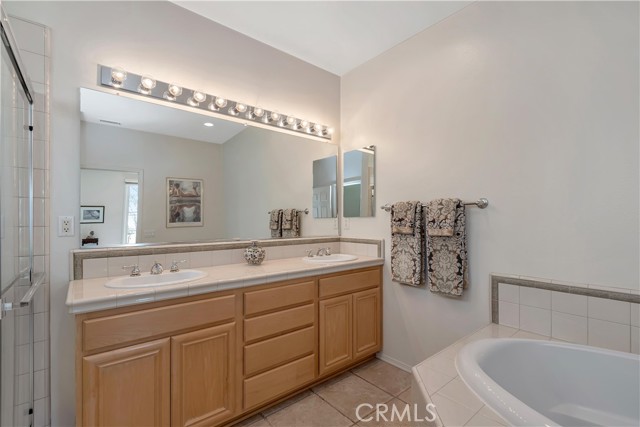 Detail Gallery Image 15 of 28 For 20656 Pesaro Way, Porter Ranch,  CA 91326 - 3 Beds | 2 Baths