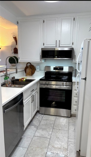 6924 Hyde Park Drive, San Diego CA: https://media.crmls.org/medias/890c0cfe-4929-481a-9a5e-a009498d25f9.jpg