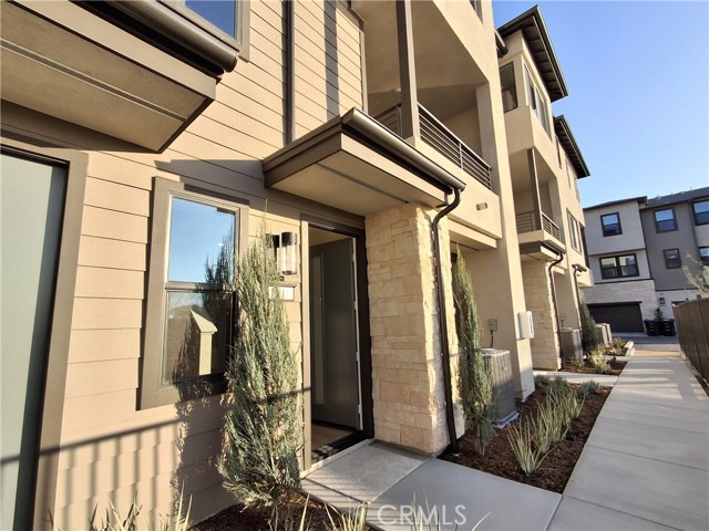 Front Image Thumbnail for CRLG25271346