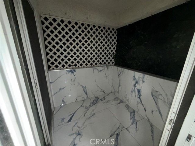 Detail Gallery Image 11 of 29 For 5652 Yolanda Ave #7,  Tarzana,  CA 91356 - 2 Beds | 1 Baths