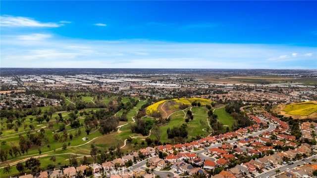 16139 Crooked Creek Court, Chino Hills CA: https://media.crmls.org/medias/890d8df8-1ada-4b53-8f56-454c12be8c17.jpg