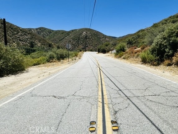 https://media.crmls.org/medias/890f3446-536d-4601-9cf9-364557bf7ca7.jpg?preset=X-Large