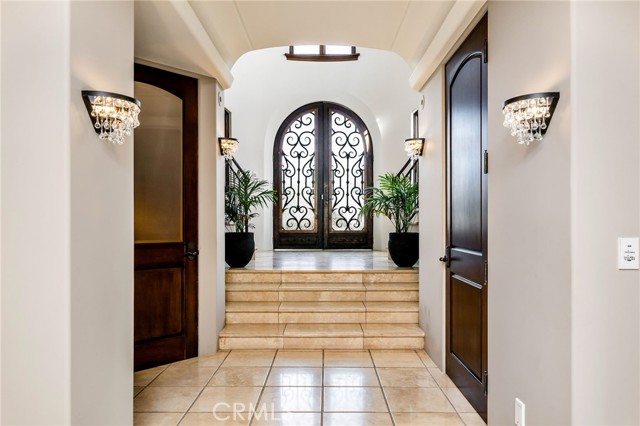 215 S Poinsettia Avenue, Manhattan Beach CA: https://media.crmls.org/medias/890f3efa-2fc9-49dd-a444-07b8f08412c4.jpg