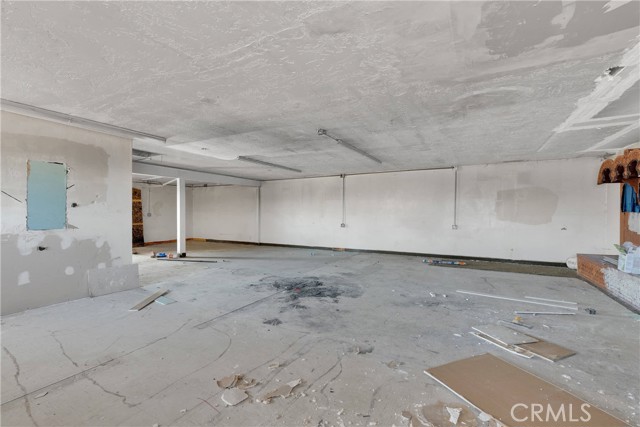 9777 Tamarisk Avenue, Hesperia, California 92345, ,Commercial Sale,For Sale,9777 Tamarisk Avenue,CRHD25111922