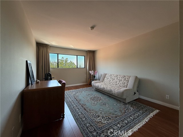 3663 Los Feliz Boulevard, Los Angeles CA: https://media.crmls.org/medias/890fc0ea-3932-443d-82dc-e5dcf75b6270.jpg