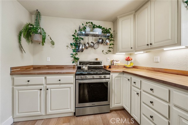 Detail Gallery Image 15 of 51 For 21425 Valley Oak Dr, Middletown,  CA 95461 - 3 Beds | 2/1 Baths