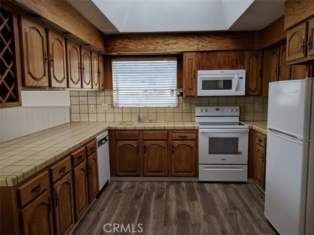 351 San Luis Avenue, Pismo Beach CA: https://media.crmls.org/medias/891132ee-75df-4523-8df5-da47eb7b3836.jpg
