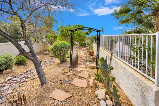 Detail Gallery Image 68 of 75 For 17662 Ridge View Ct, Apple Valley,  CA 92307 - 3 Beds | 3/1 Baths