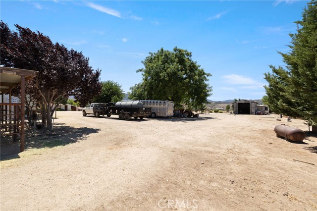 4333 Highway 33, New Cuyama CA: https://media.crmls.org/medias/89114345-4b82-4454-a9f4-c686f670f8ce.jpg