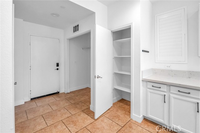 16710 Nicklaus Drive, Sylmar CA: https://media.crmls.org/medias/89116be5-9bfc-4a2a-8dba-c2388d716962.jpg