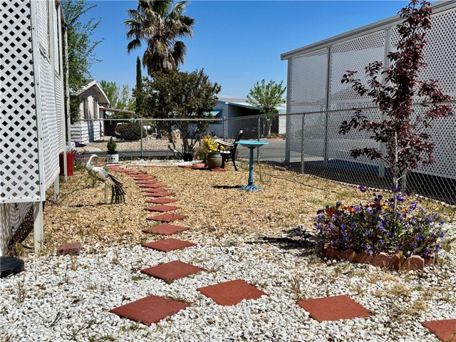 Detail Gallery Image 24 of 33 For 13393 Mariposa Rd #239,  Victorville,  CA 92395 - 2 Beds | 2 Baths