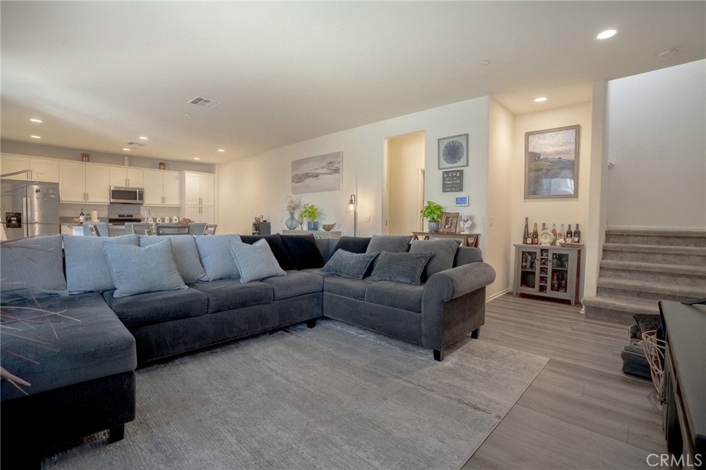 MLS #CV25196360 image #6