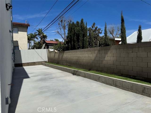 Detail Gallery Image 8 of 39 For 11602 Valley View Ave #4,  Whittier,  CA 90604 - 4 Beds | 4/1 Baths