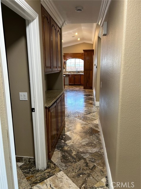 8138 Camelot Road, Riverside CA: https://media.crmls.org/medias/89127e9b-6a3f-4739-82da-def0a31bd53c.jpg
