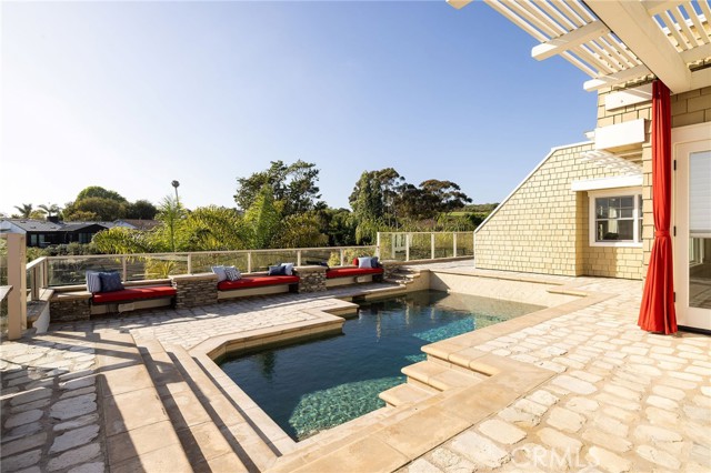 633 Rockford Road, Corona del Mar CA: https://media.crmls.org/medias/89129bec-76c1-4ccd-8dd4-c3a64c119517.jpg