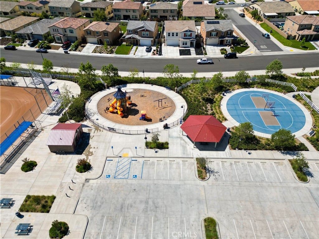 https://media.crmls.org/medias/8913d192-7a14-4e09-b99b-a5fcd4527a42.jpg?preset=X-Large