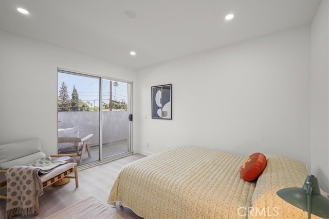 314 Lola Avenue, Pasadena CA: https://media.crmls.org/medias/89151657-ef10-44ae-85dd-b1c9d7ad1d9d.jpg