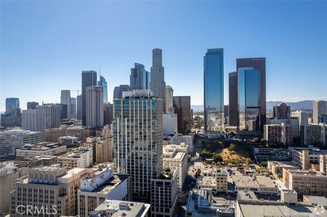 400 S Broadway, Los Angeles CA: https://media.crmls.org/medias/89151999-3d9f-4b82-a2f9-3356c8e15a19.jpg