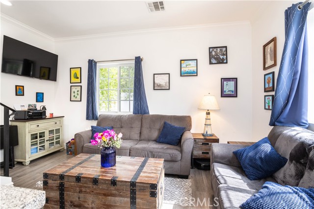 7744 Rhea Avenue, Reseda CA: https://media.crmls.org/medias/89153e57-568e-4240-b9fc-45c8043d17cc.jpg