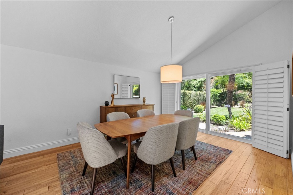 MLS #OC25206982 image #17