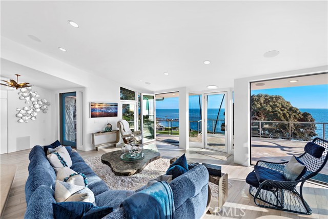 Detail Gallery Image 3 of 71 For 594 Cliff Dr, Laguna Beach,  CA 92651 - 4 Beds | 3 Baths