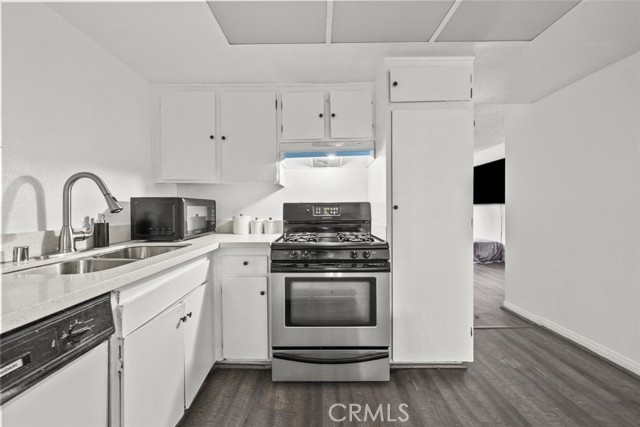 Detail Gallery Image 7 of 34 For 8801 Willis Ave #34,  Panorama City,  CA 91402 - 2 Beds | 2 Baths