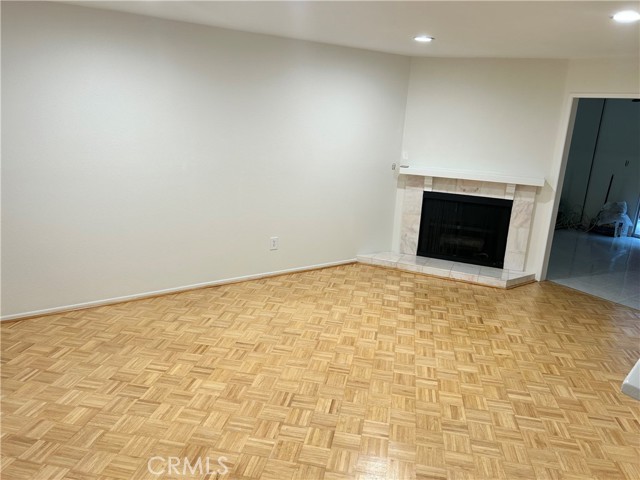 Detail Gallery Image 3 of 10 For 13112 Moorpark #2,  Sherman Oaks,  CA 91423 - 2 Beds | 2/1 Baths