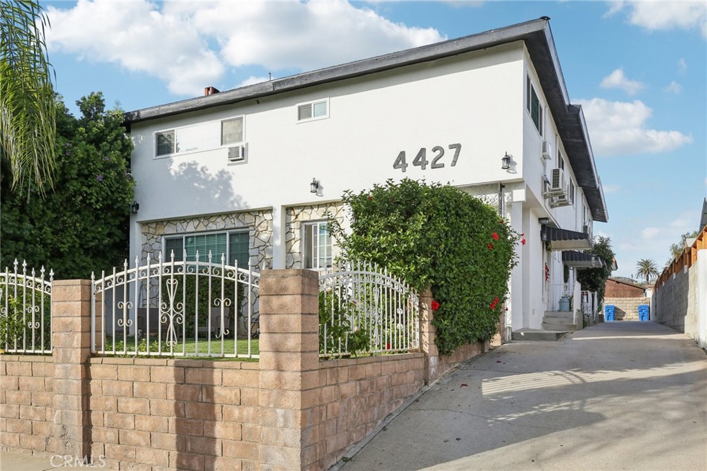 4427 Camero Avenue #4 — architectural residence