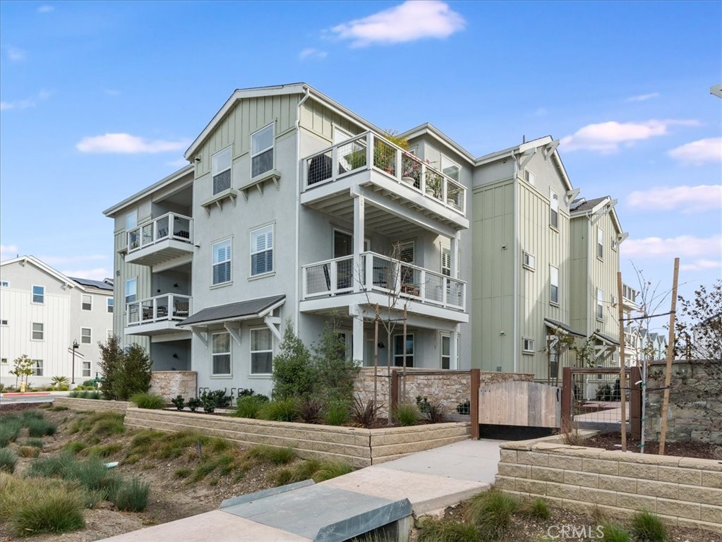 915 Madonna Road #201