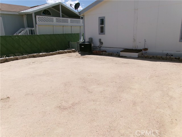 Detail Gallery Image 12 of 61 For 13983 Silver Lake Pl, Victorville,  CA 92395 - 3 Beds | 2 Baths