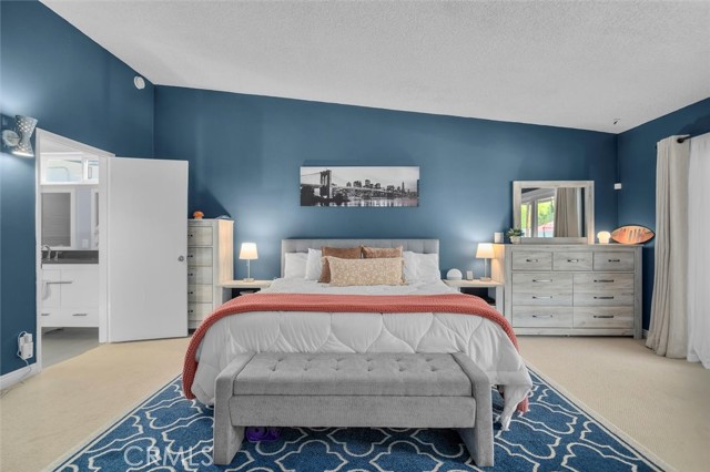 23701 Clarendon Street, Woodland Hills CA: https://media.crmls.org/medias/8919ae72-e413-4ee9-bcb5-261580c635f2.jpg