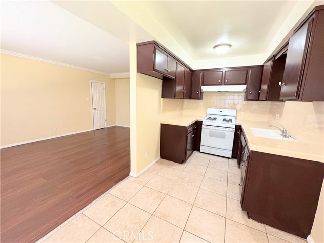 418 N Marguerita Avenue, Alhambra CA: https://media.crmls.org/medias/891ad0b3-825b-4563-ada5-b912a6604e3a.jpg